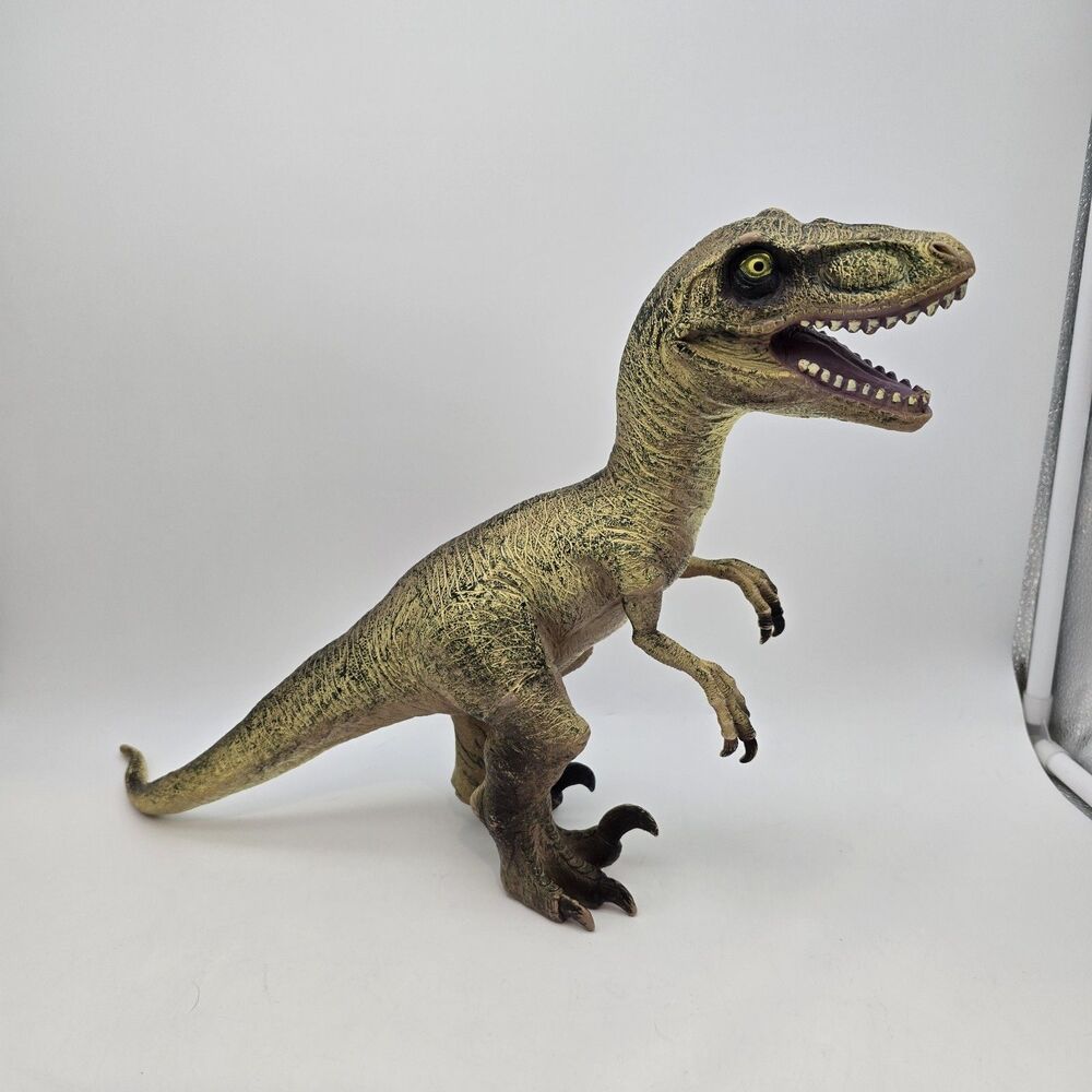 TOYS R US MAIDENHEAD UK VELOCIRAPTORS DINOSAUR JURASSIC PARK TOY VTG 13inch